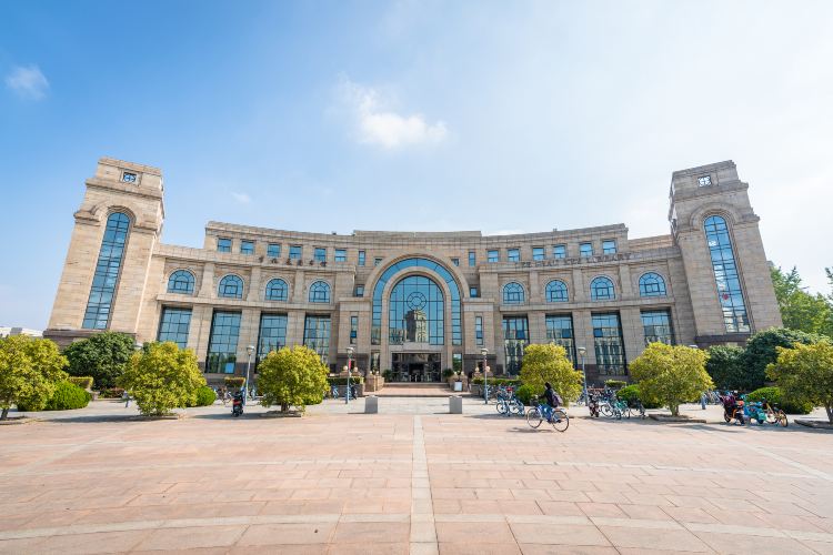 دانشگاه فودان چین (Fudan University)