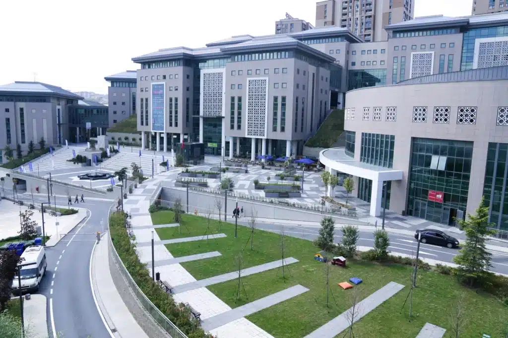 دانشگاه هالیچ (Halic University)