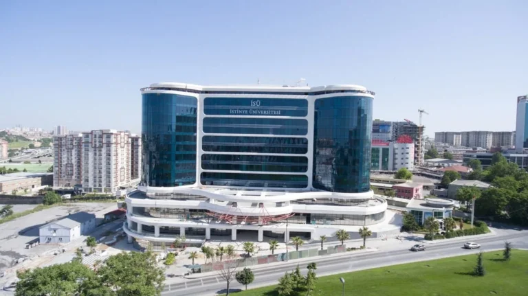 دانشگاه ایستینیه (Istinye University)
